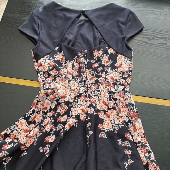Teeze Me Fit & Flare Dress Size 3/4 Navy and Floral Print EUC - Picture 7 of 9